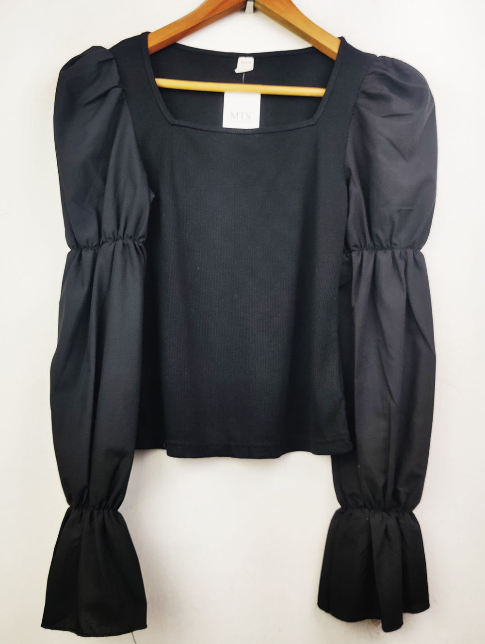 Buy online pre-used pre-loved 100% authentic & Original branded Shein (CT-1727) available in Pakistan. Top international brands avilable.