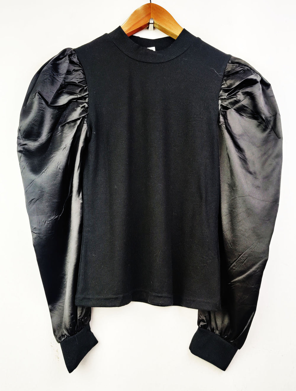 Buy online pre-used pre-loved 100% authentic & Original branded Shein (CT-1733) available in Pakistan. Top international brands avilable.