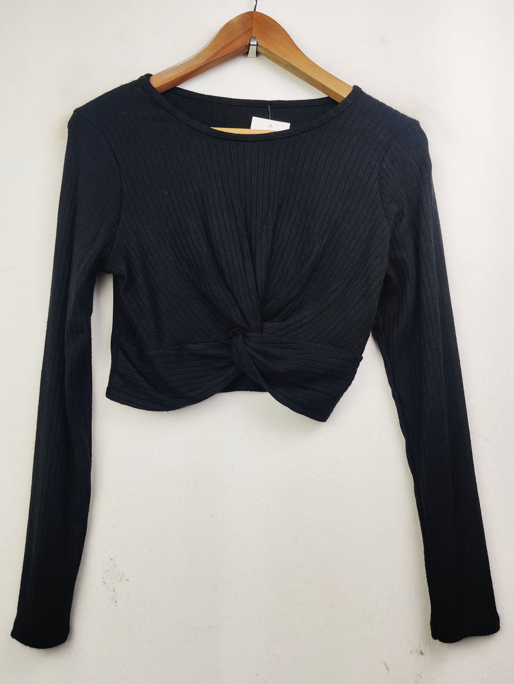 Buy online pre-used pre-loved 100% authentic & Original branded Unknown Brand (CT-1777) available in Pakistan. Top international brands avilable.