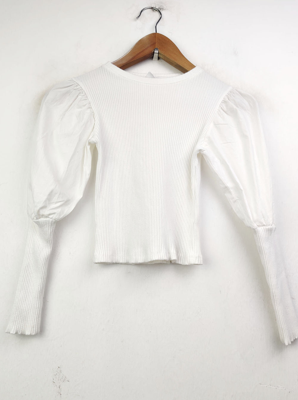 Buy online pre-used pre-loved 100% authentic & Original branded Zara (CT-1812) available in Pakistan. Top international brands avilable.