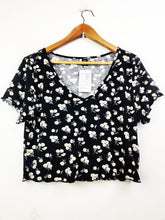 Buy online pre-used pre-loved 100% authentic & Original branded Shein (CT-1819) available in Pakistan. Top international brands avilable.