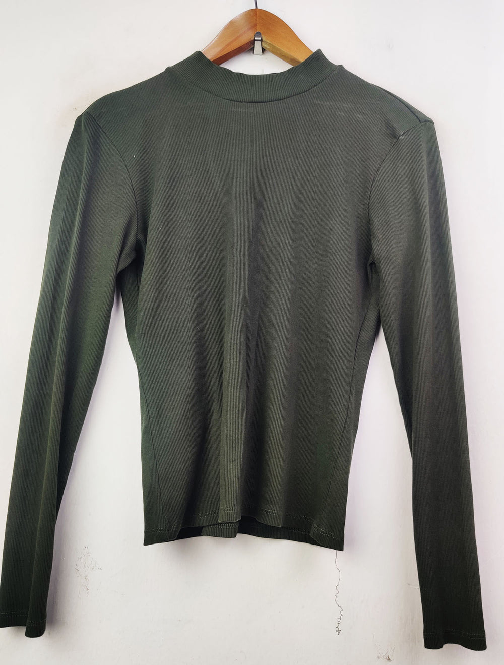 Buy online pre-used pre-loved 100% authentic & Original branded Only (CT-1885) available in Pakistan. Top international brands avilable.