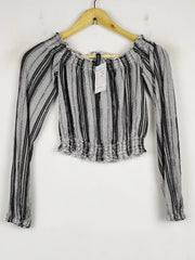 Buy online pre-used pre-loved 100% authentic & Original branded H&M (CT-2001) available in Pakistan. Top international brands avilable.