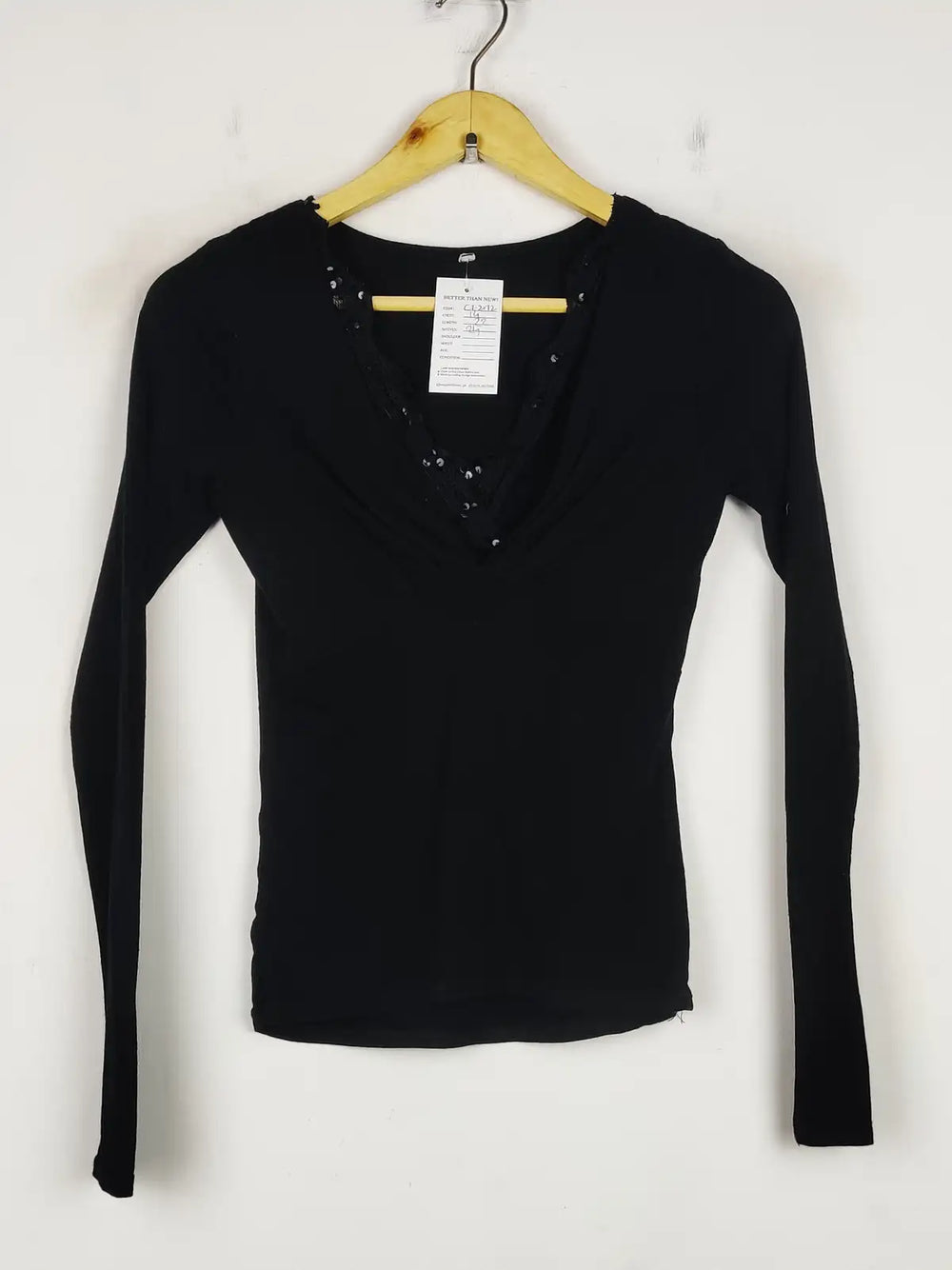 Buy online pre-used pre-loved 100% authentic & Original branded Unknown Brand (CT-2072) available in Pakistan. Top international brands avilable.