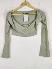 Buy online pre-used pre-loved 100% authentic & Original branded Boohoo (CT-2090) available in Pakistan. Top international brands avilable.