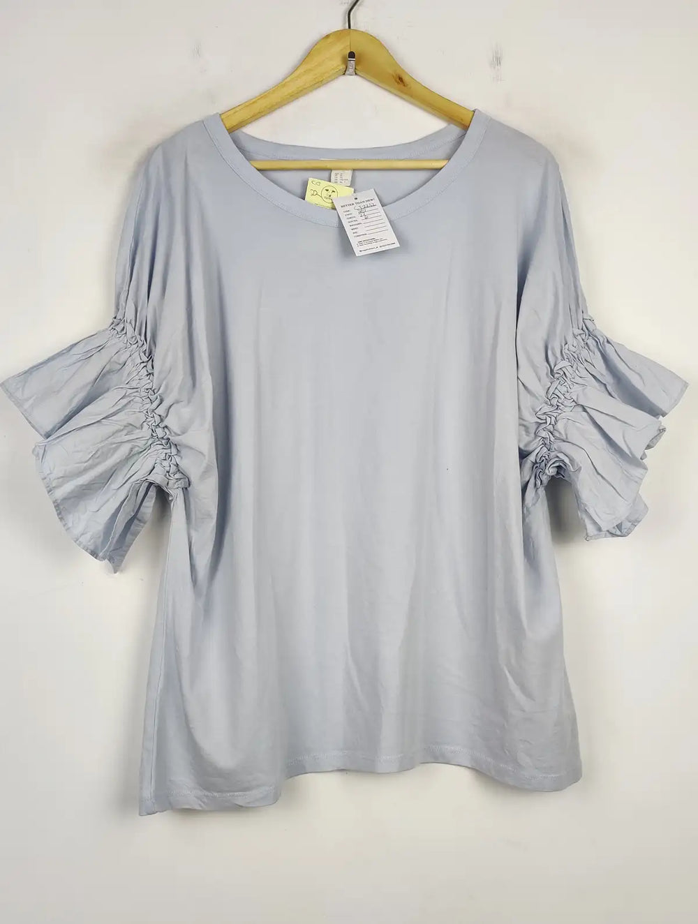 Buy online pre-used pre-loved 100% authentic & Original branded H&M (CT-2252) available in Pakistan. Top international brands avilable.