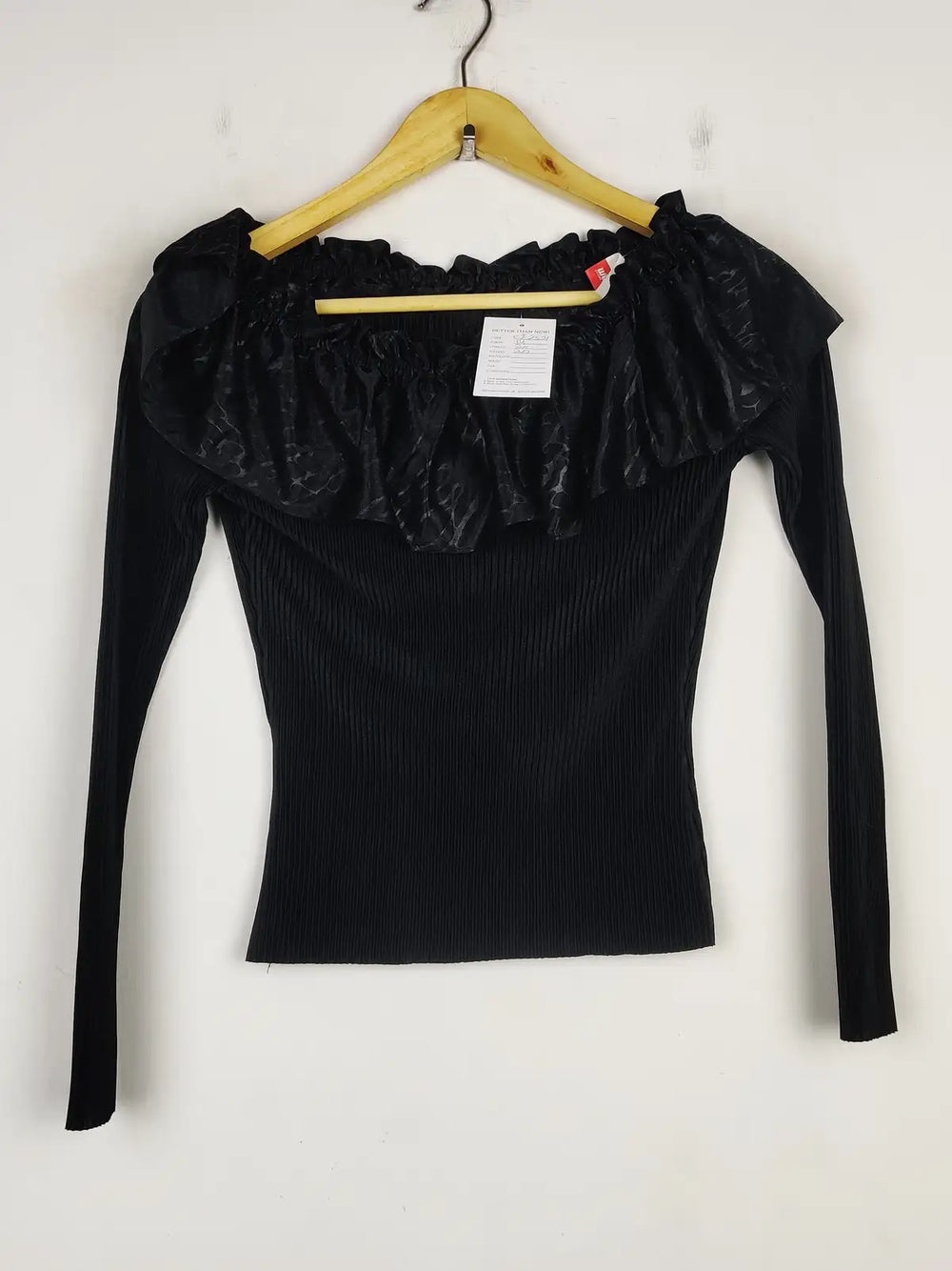 Buy online pre-used pre-loved 100% authentic & Original branded Unknown Brand (CT-2321) available in Pakistan. Top international brands avilable.