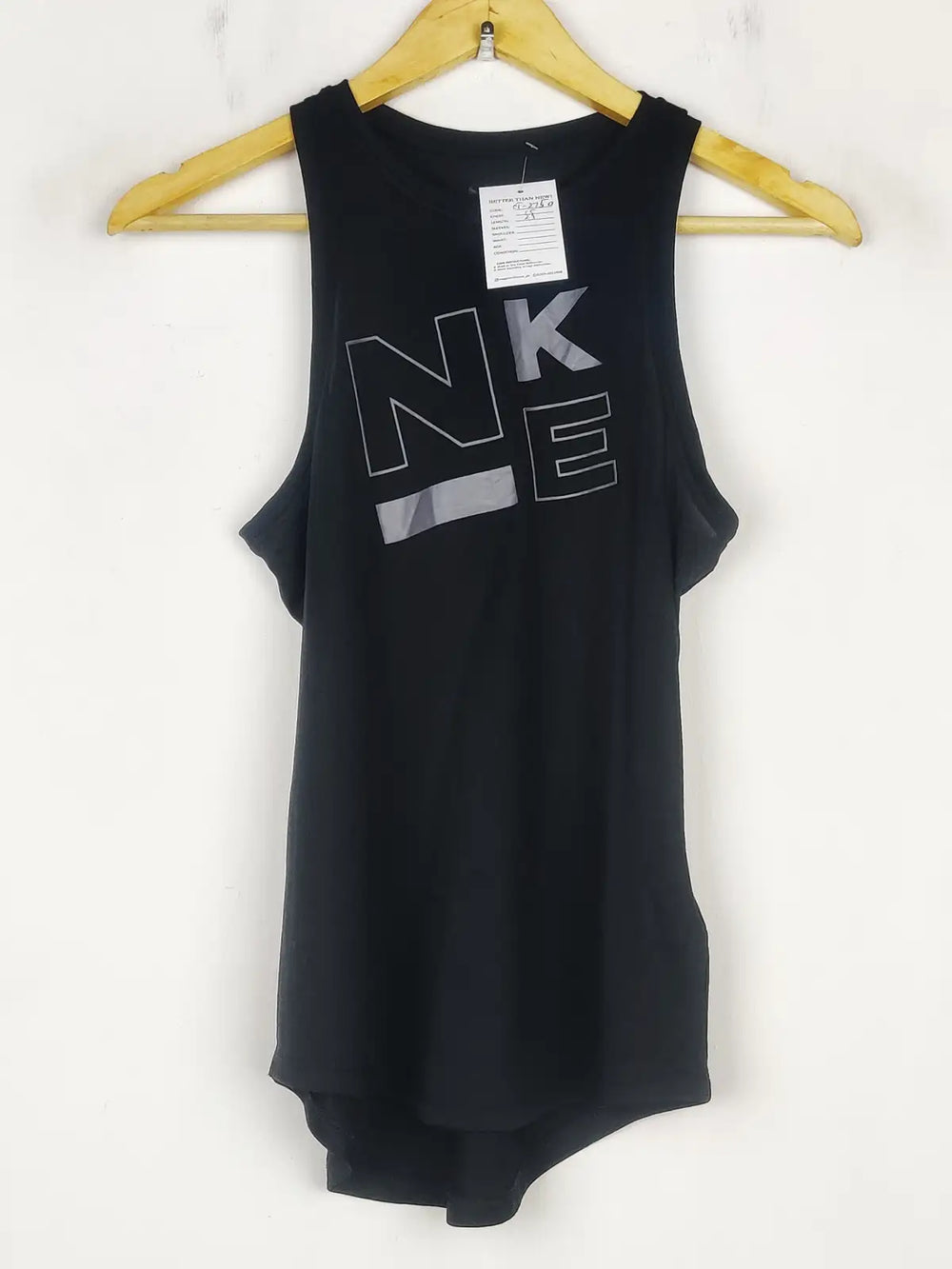 Buy online pre-used pre-loved 100% authentic & Original branded Nike (CT-2750) available in Pakistan. Top international brands avilable.