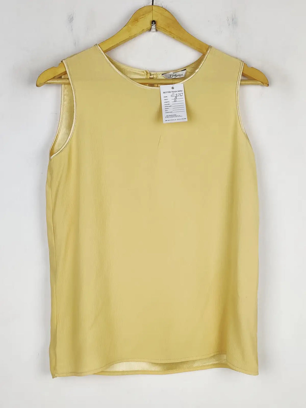 Buy online pre-used pre-loved 100% authentic & Original branded Berkertex (CT-2757) available in Pakistan. Top international brands avilable.