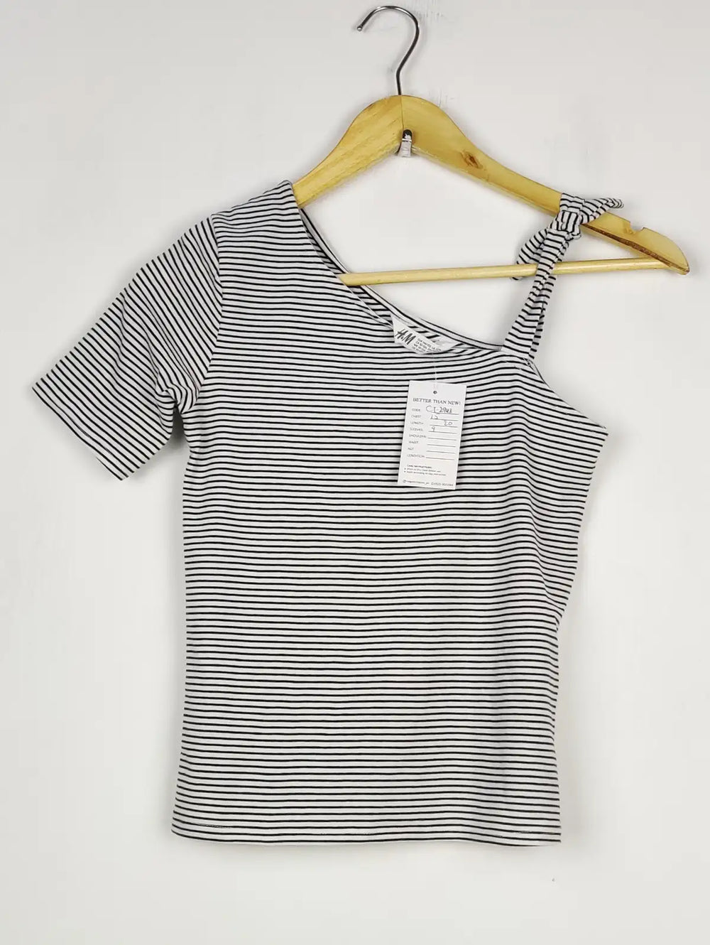 Buy online pre-used pre-loved 100% authentic & Original branded H&M (CT-2943) available in Pakistan. Top international brands avilable.