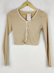 Buy online pre-used pre-loved 100% authentic & Original branded Unknown Brand (CT-3251) available in Pakistan. Top international brands avilable.