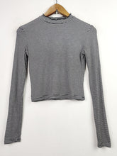 Buy online pre-used pre-loved 100% authentic & Original branded Bershka (CT-325) available in Pakistan. Top international brands avilable.