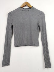 Buy online pre-used pre-loved 100% authentic & Original branded Bershka (CT-325) available in Pakistan. Top international brands avilable.