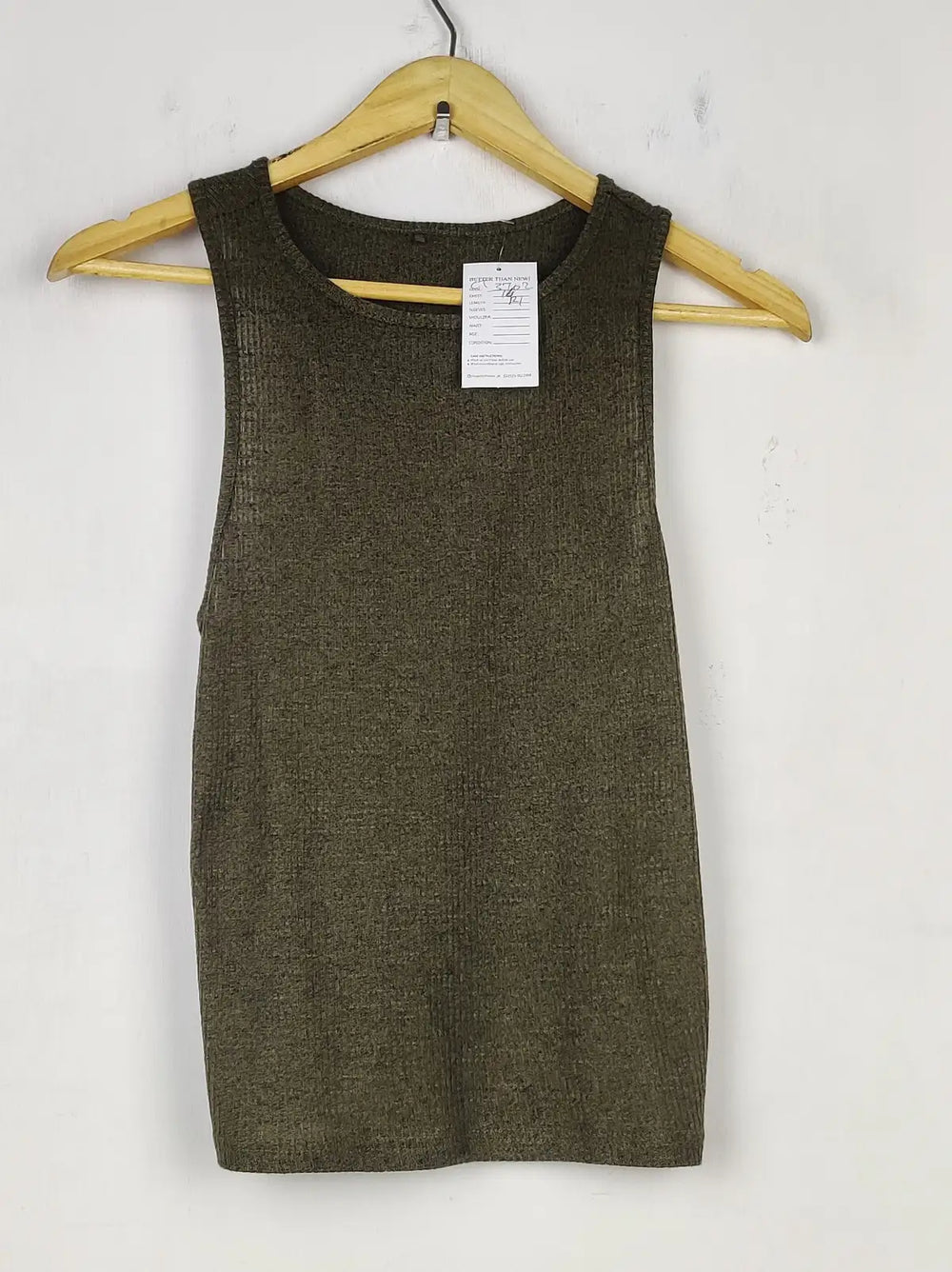 Buy online pre-used pre-loved 100% authentic & Original branded Unknown Brand (CT-3702) available in Pakistan. Top international brands avilable.