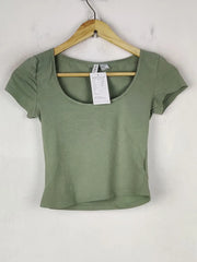 Buy online pre-used pre-loved 100% authentic & Original branded H&M (CT-4035) available in Pakistan. Top international brands avilable.