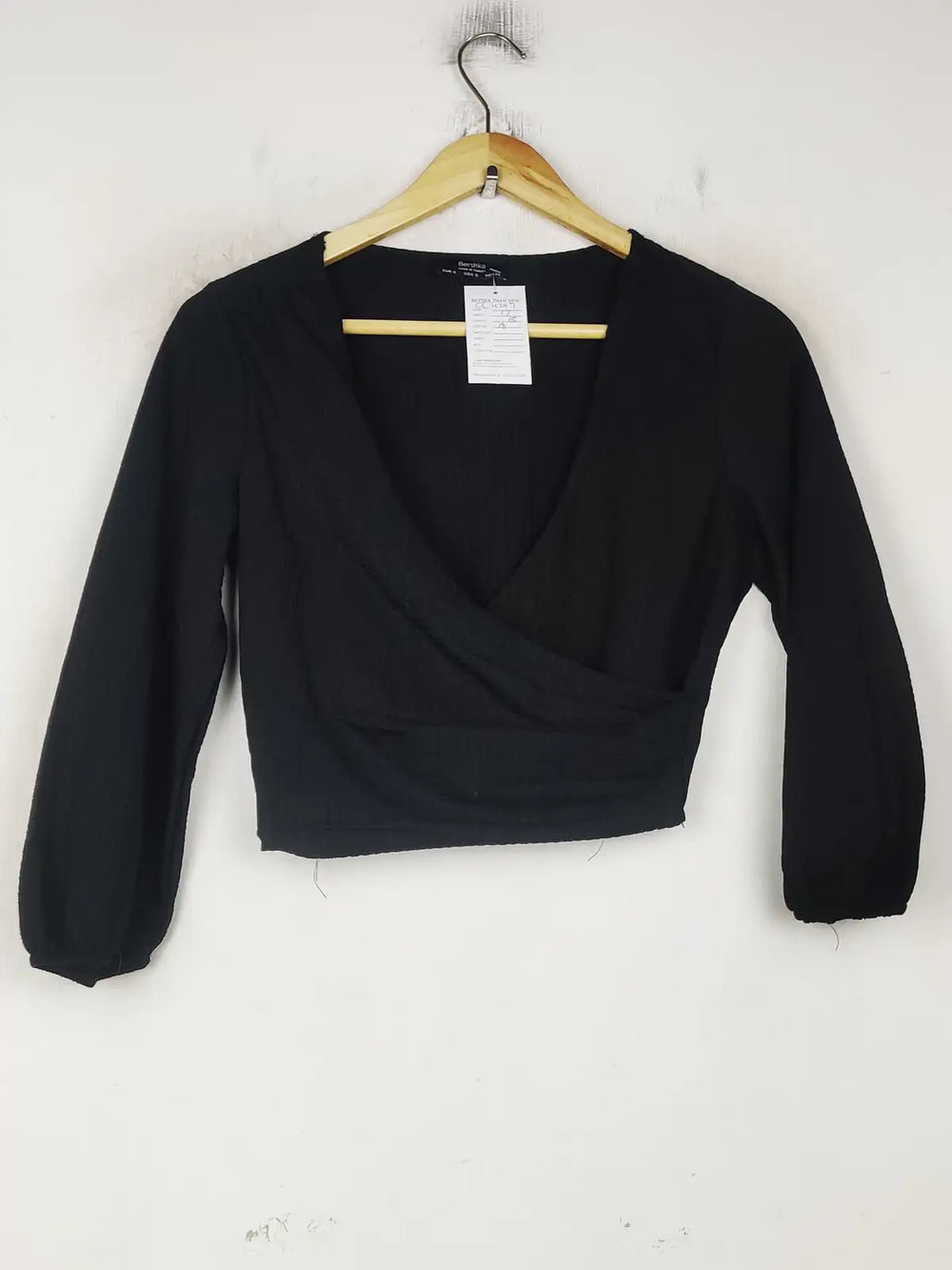 Buy online pre-used pre-loved 100% authentic & Original branded Bershka (CT-4247) available in Pakistan. Top international brands avilable.