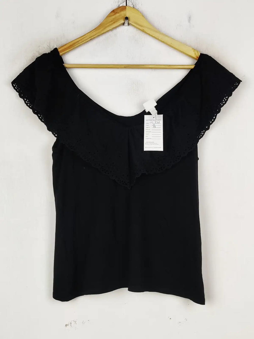 Buy online pre-used pre-loved 100% authentic & Original branded H&M (CT-4303) available in Pakistan. Top international brands avilable.