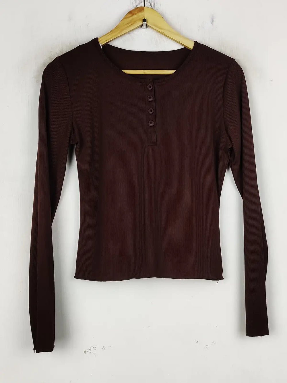 Buy online pre-used pre-loved 100% authentic & Original branded Unknown Brand (CT-4304) available in Pakistan. Top international brands avilable.