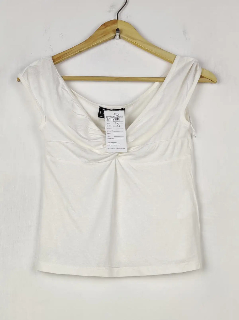 Buy online pre-used pre-loved 100% authentic & Original branded United Clothing (CT-4349) available in Pakistan. Top international brands avilable.