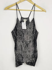 Buy online pre-used pre-loved 100% authentic & Original branded H&M (CT-4655) available in Pakistan. Top international brands avilable.