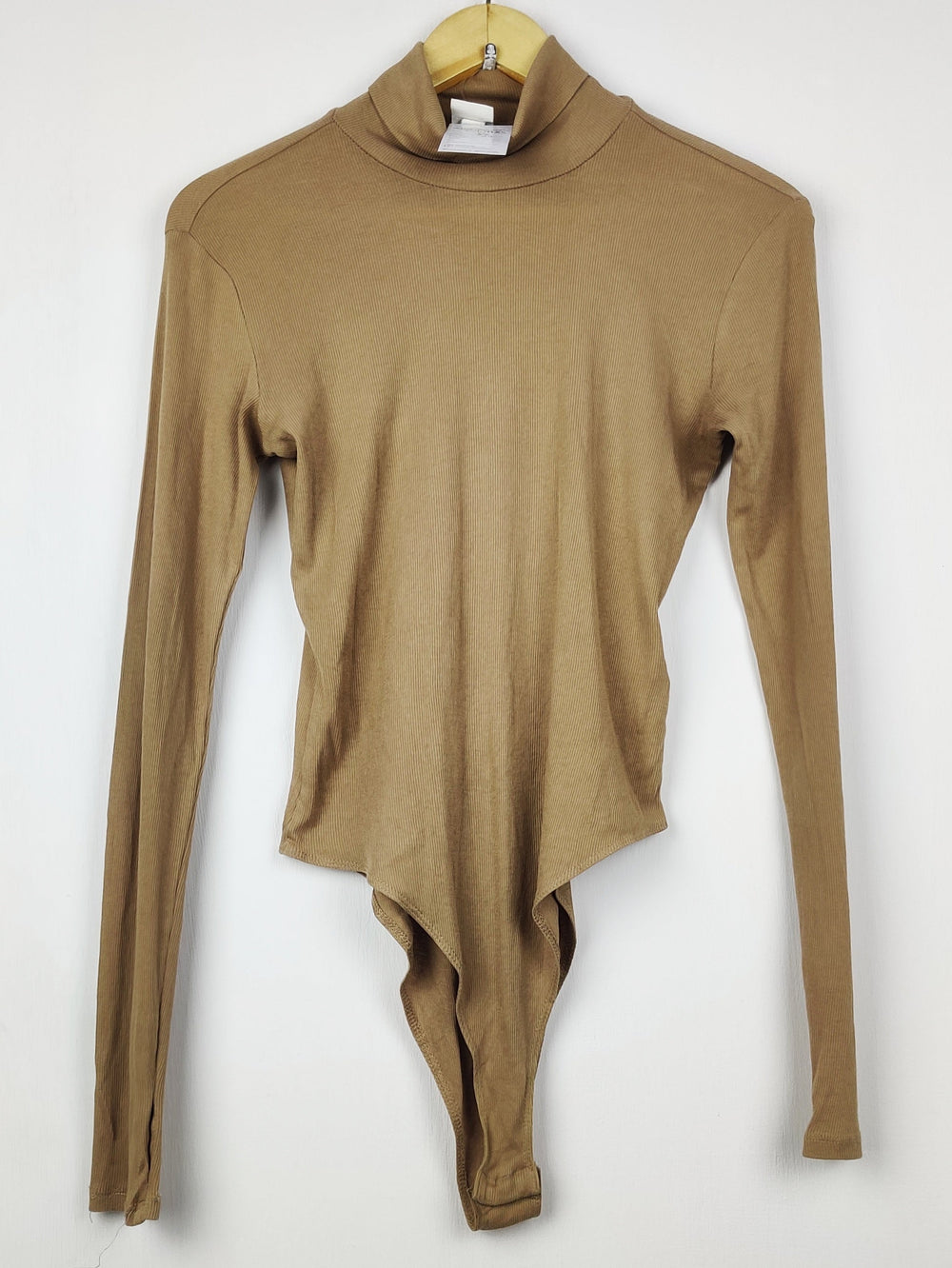 Buy online pre-used pre-loved 100% authentic & Original branded H&M (CT-4785) available in Pakistan. Top international brands avilable.