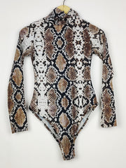 Buy online pre-used pre-loved 100% authentic & Original branded Prettylittlething (CT-4858) available in Pakistan. Top international brands avilable.