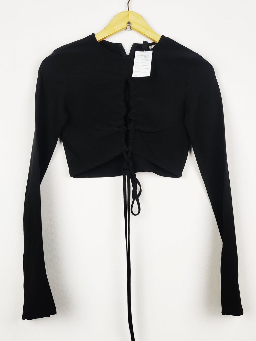 Buy online pre-used pre-loved 100% authentic & Original branded H&M (CT-4881) available in Pakistan. Top international brands avilable.