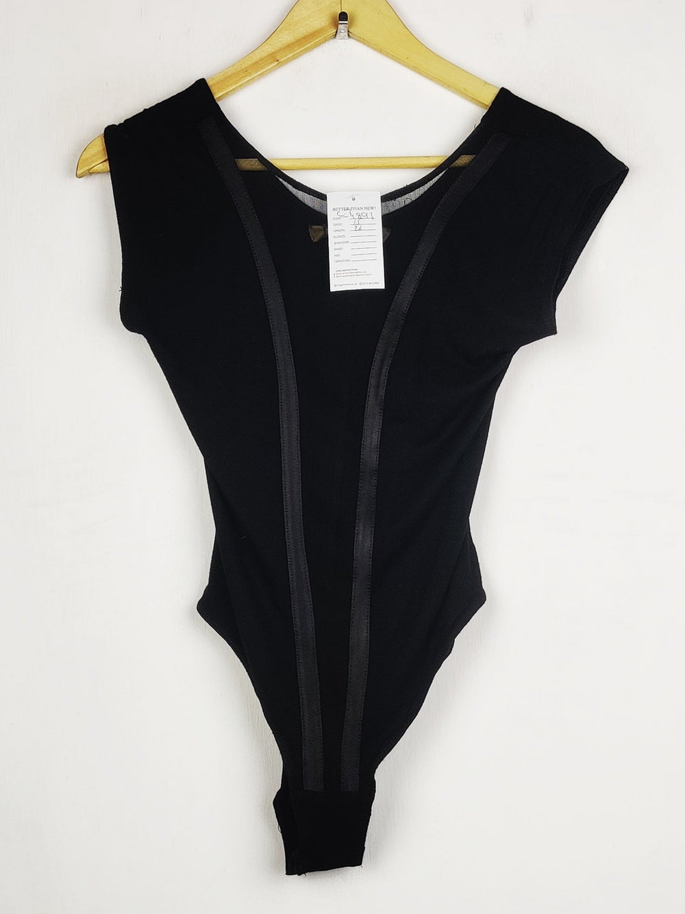 Buy online pre-used pre-loved 100% authentic & Original branded Unknown Brand (CT-4891) available in Pakistan. Top international brands avilable.