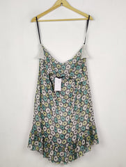 Buy online pre-used pre-loved 100% authentic & Original branded Dorothy Perkins (CT-4903) available in Pakistan. Top international brands avilable.