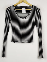 Buy online pre-used pre-loved 100% authentic & Original branded Brandy Melville (CT-5100) available in Pakistan. Top international brands avilable.