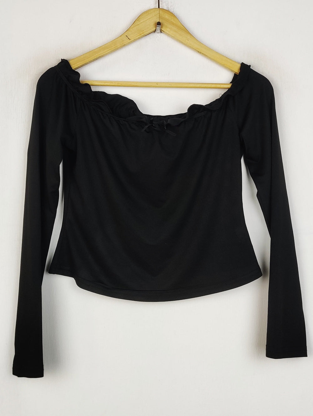 Buy online pre-used pre-loved 100% authentic & Original branded Unknown Brand (CT-5141) available in Pakistan. Top international brands avilable.