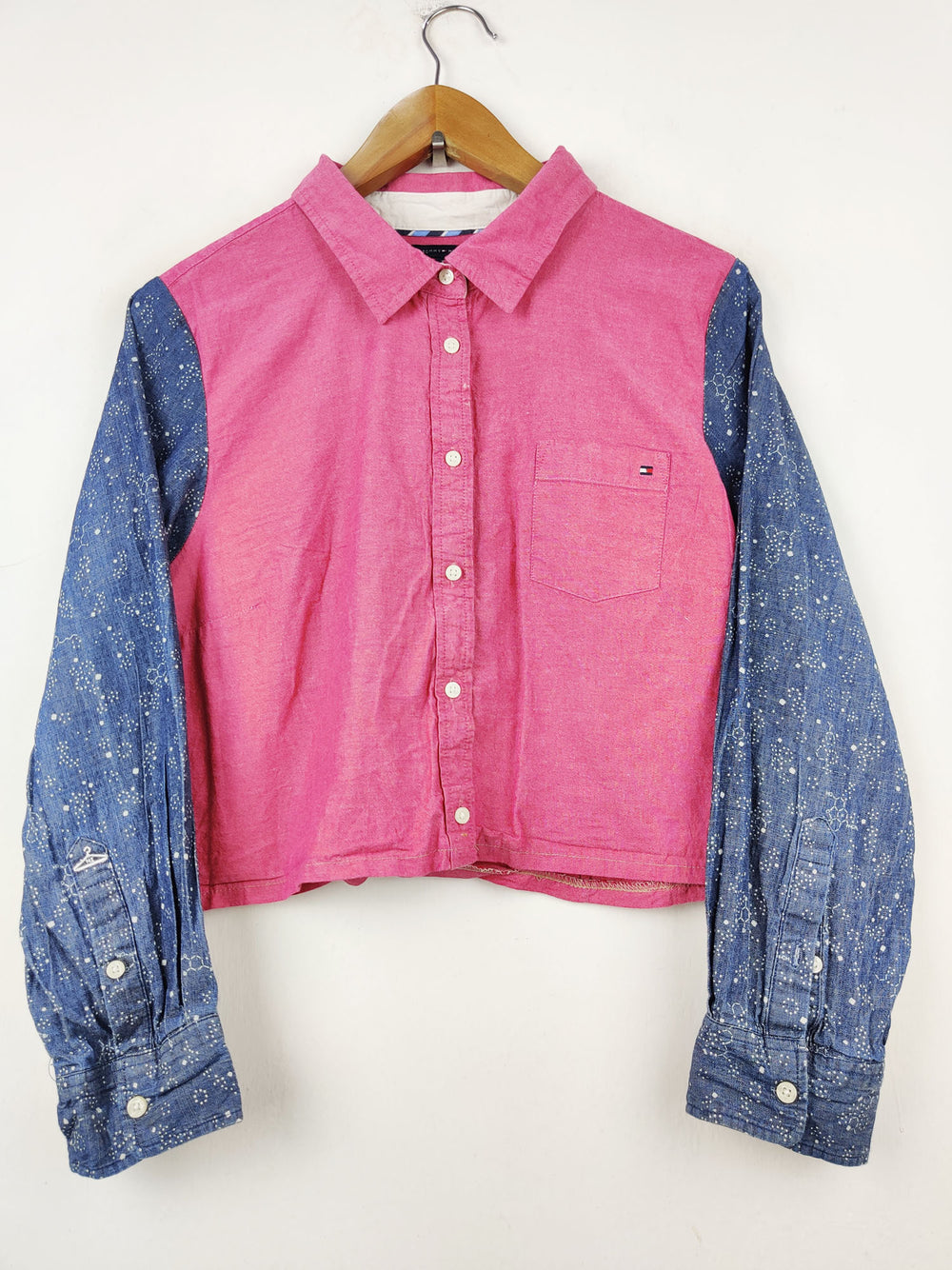 Buy online pre-used pre-loved 100% authentic & Original branded Tommy Hilfiger (CT-530) available in Pakistan. Top international brands avilable.