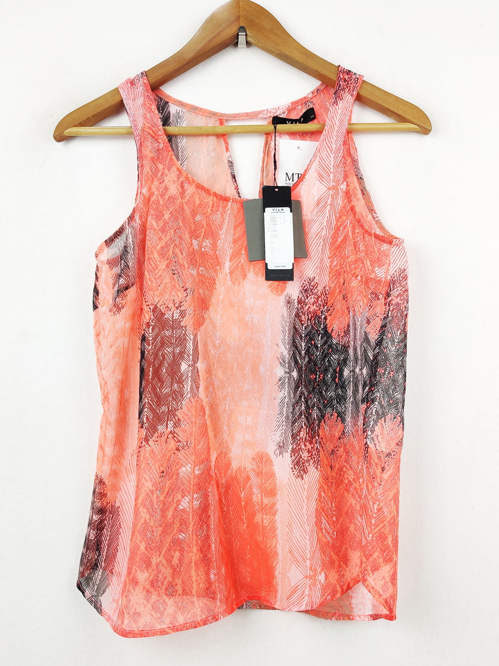 Buy online pre-used pre-loved 100% authentic & Original branded Vila (CT-652) available in Pakistan. Top international brands avilable.