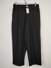 Buy online pre-used pre-loved 100% authentic & Original branded Reclaimed Vintage (DP-100) available in Pakistan. Top international brands avilable.