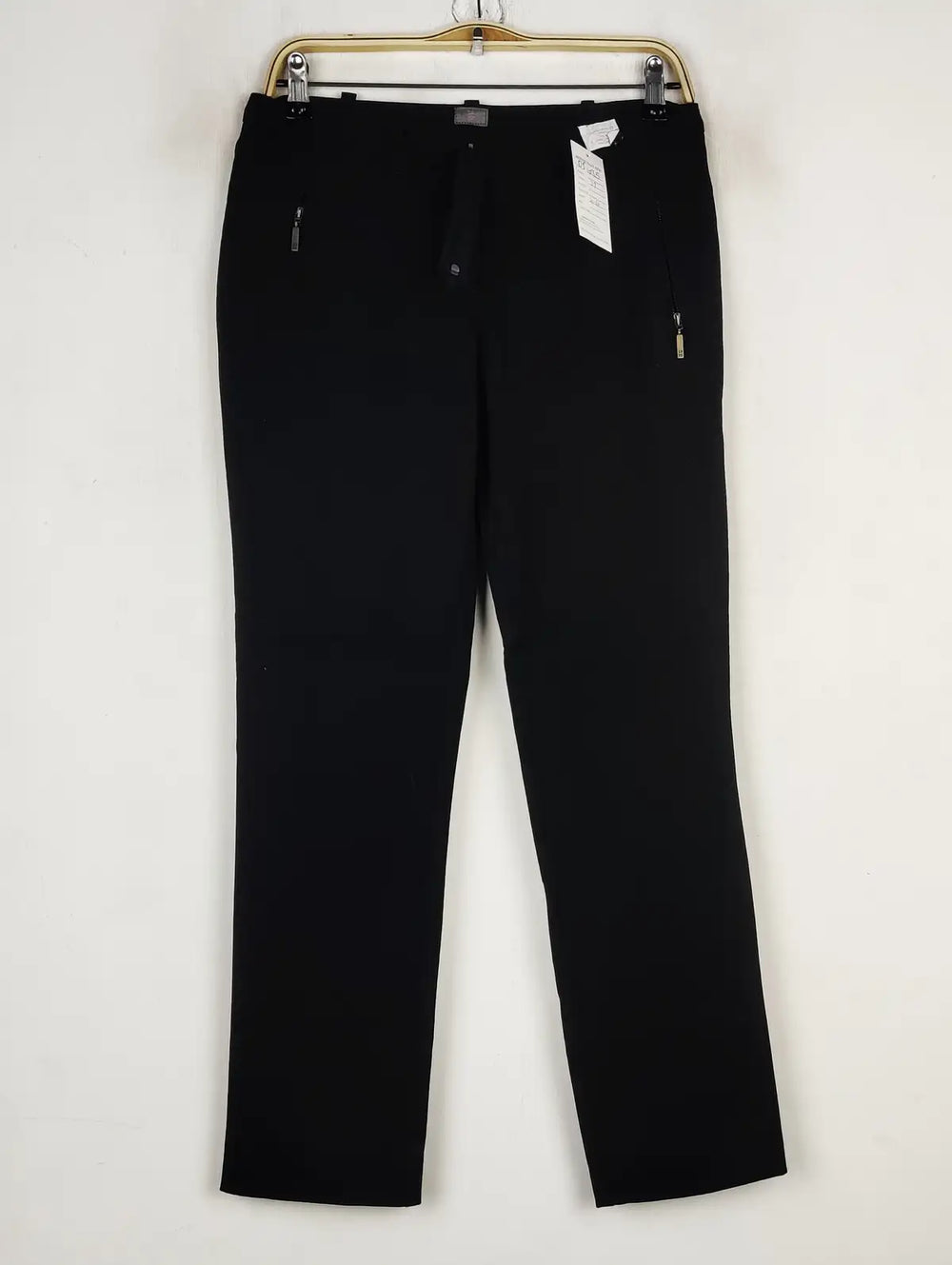 Buy online pre-used pre-loved 100% authentic & Original branded Unknown Brand (DP-1035) available in Pakistan. Top international brands avilable.