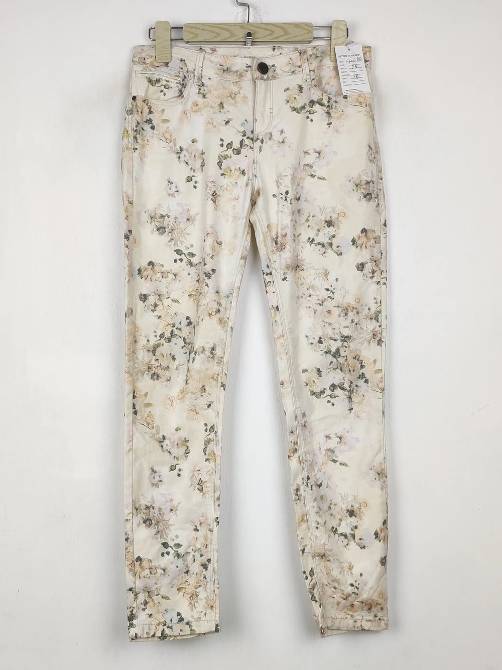 Buy online pre-used pre-loved 100% authentic & Original branded Bershka (DP-1189) available in Pakistan. Top international brands avilable.