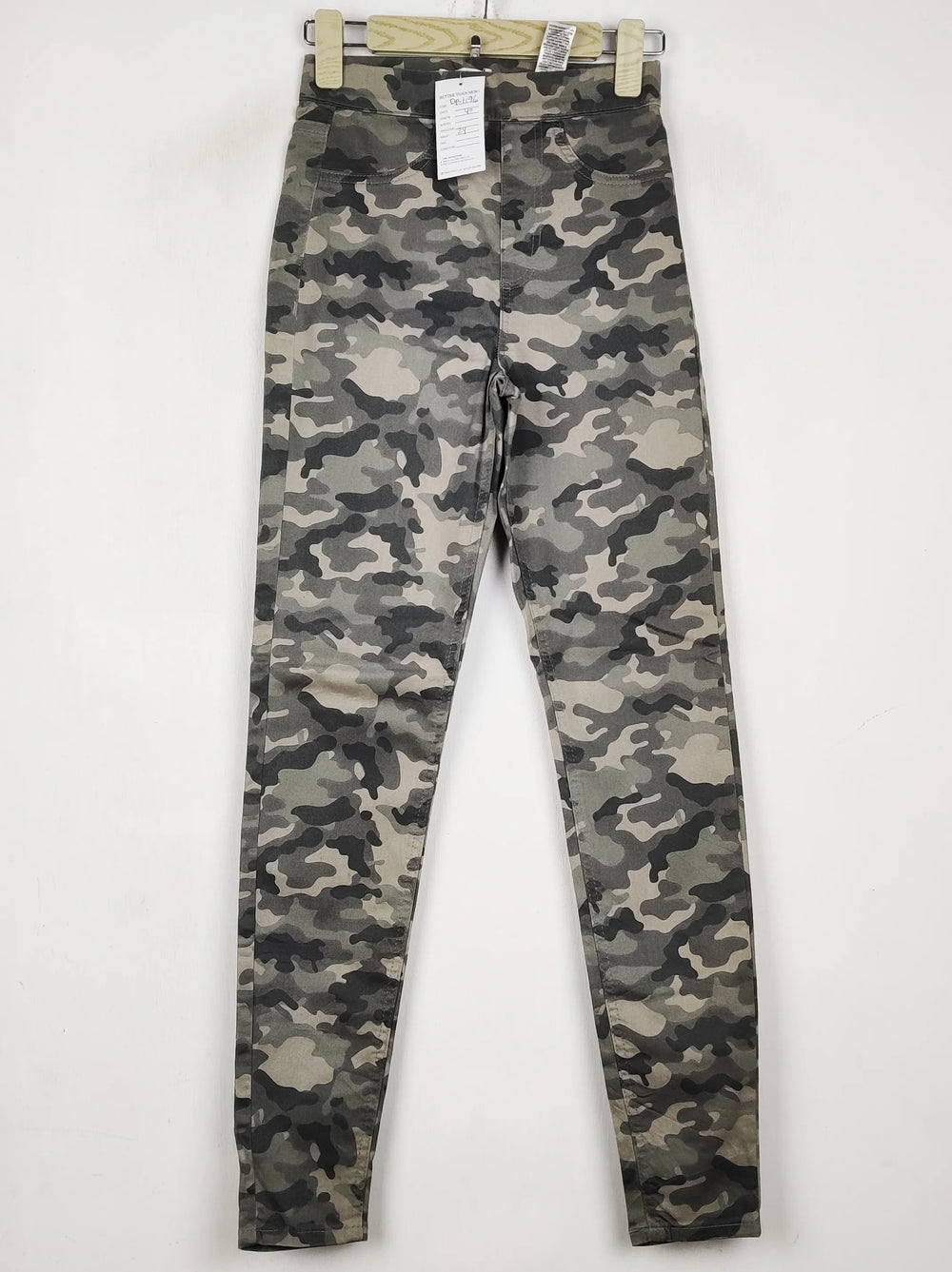Buy online pre-used pre-loved 100% authentic & Original branded Jeggings (DP-1196) available in Pakistan. Top international brands avilable.