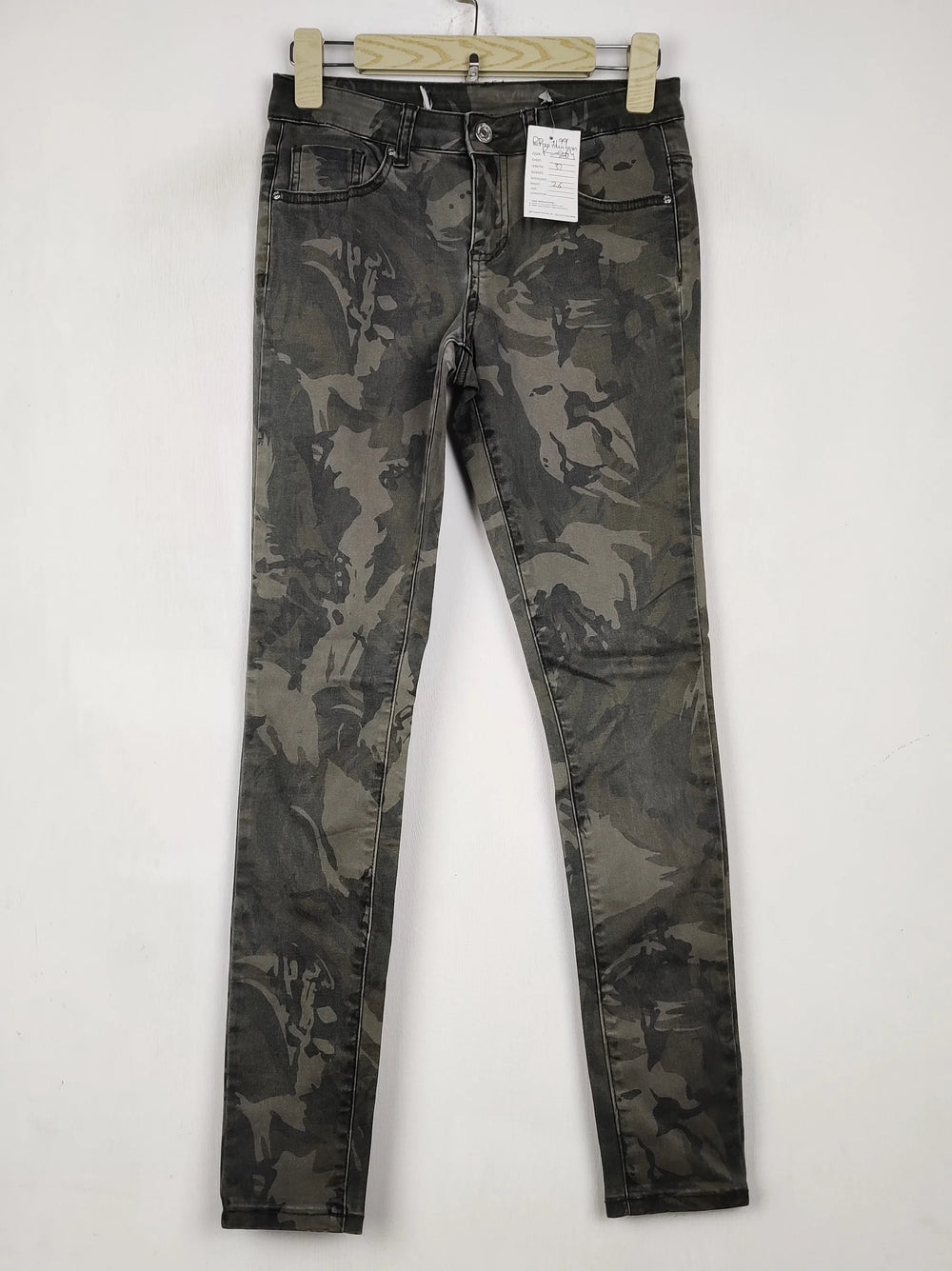 Buy online pre-used pre-loved 100% authentic & Original branded Unknown Brand (DP-1199) available in Pakistan. Top international brands avilable.