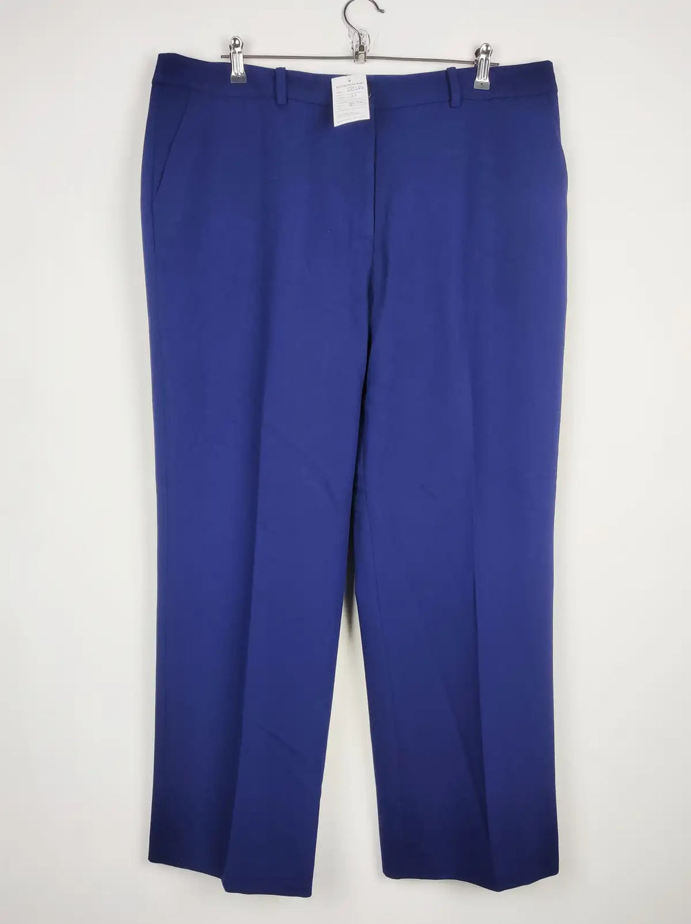 Buy online pre-used pre-loved 100% authentic & Original branded Hobbs (DP-134) available in Pakistan. Top international brands avilable.