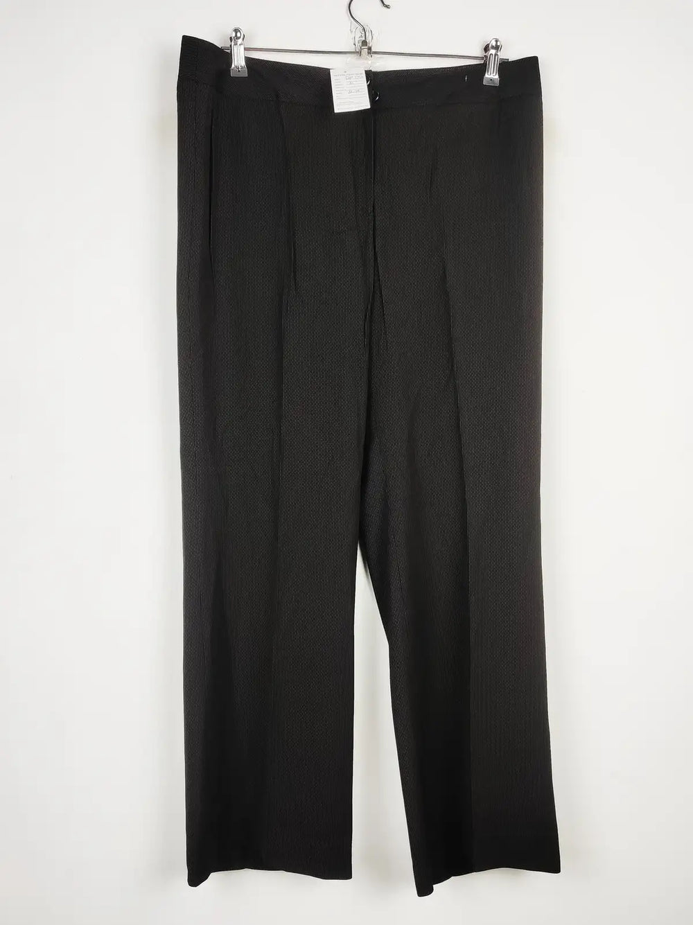 Buy online pre-used pre-loved 100% authentic & Original branded Dorothy Perkins (DP-142) available in Pakistan. Top international brands avilable.