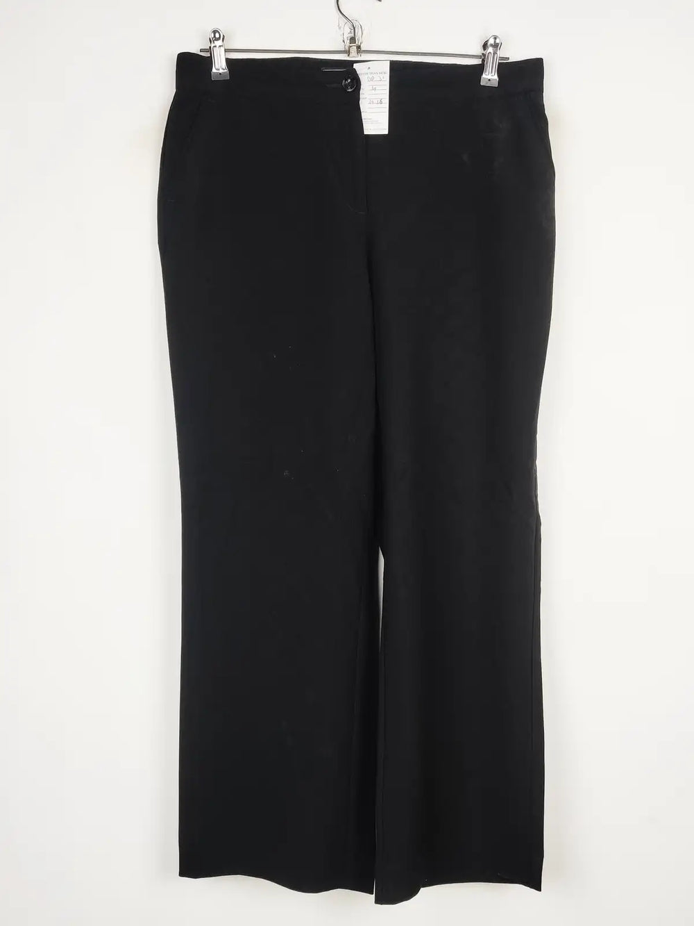 Buy online pre-used pre-loved 100% authentic & Original branded Maine (DP-31) available in Pakistan. Top international brands avilable.