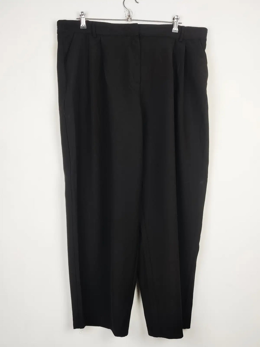 Buy online pre-used pre-loved 100% authentic & Original branded F&F (DP-34) available in Pakistan. Top international brands avilable.