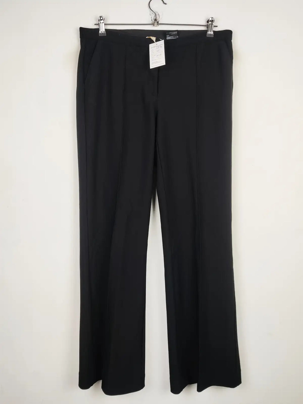 Buy online pre-used pre-loved 100% authentic & Original branded H&M (DP-44) available in Pakistan. Top international brands avilable.