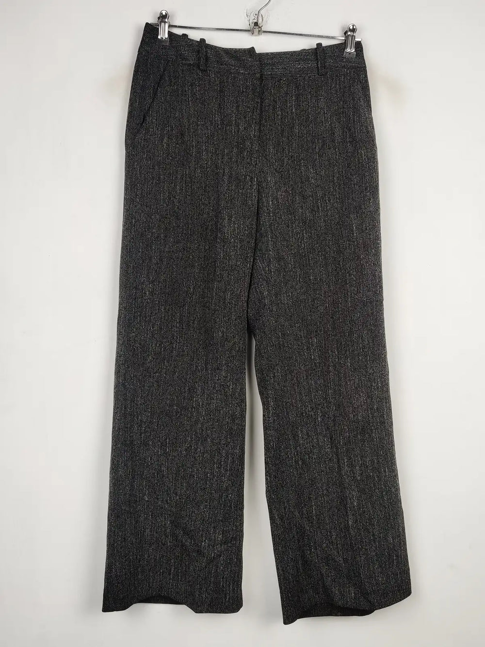 Buy online pre-used pre-loved 100% authentic & Original branded Moda (DP-48) available in Pakistan. Top international brands avilable.