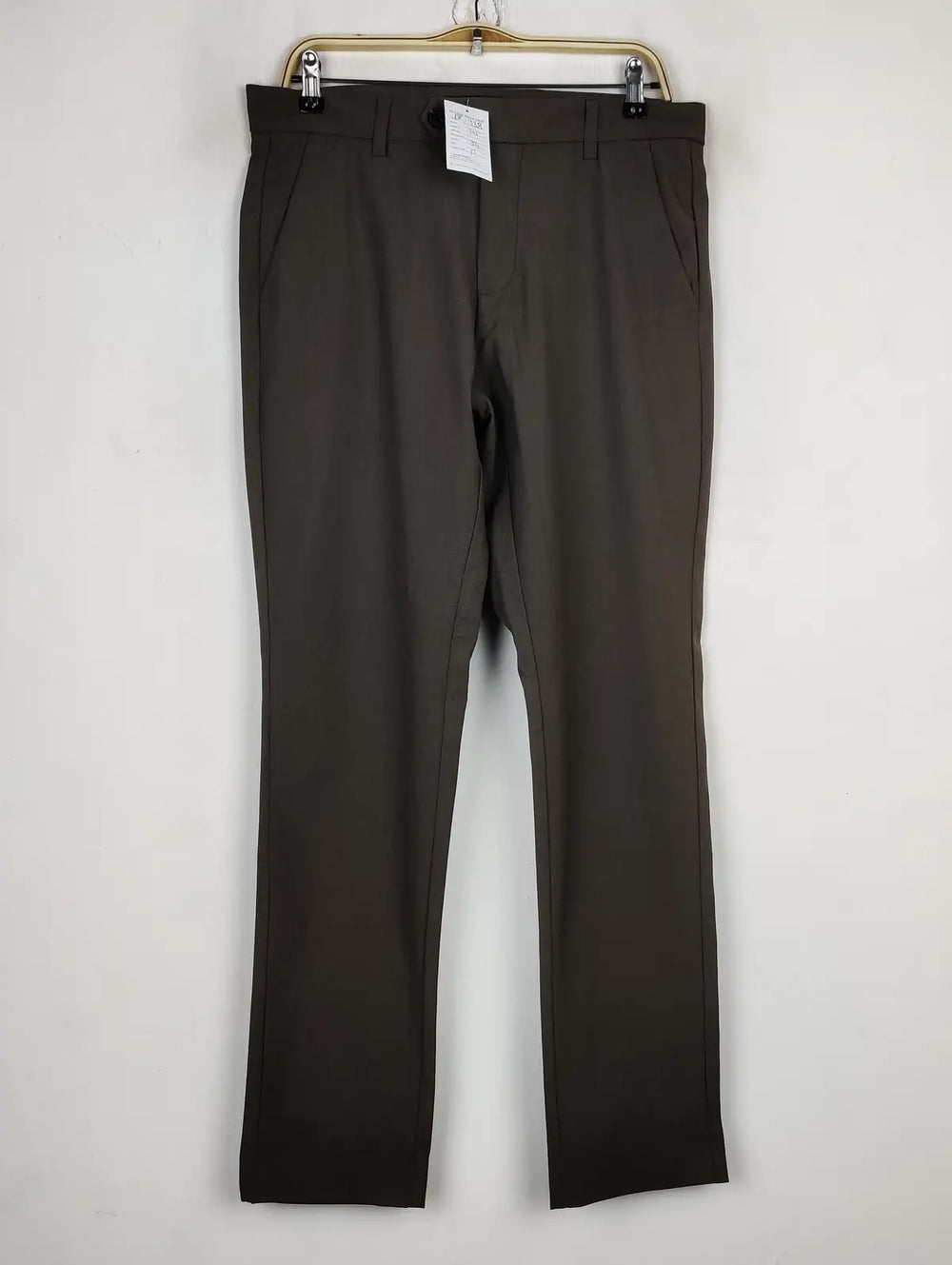 Buy online pre-used pre-loved 100% authentic & Original branded Jack & Jones (DP-938) available in Pakistan. Top international brands avilable.