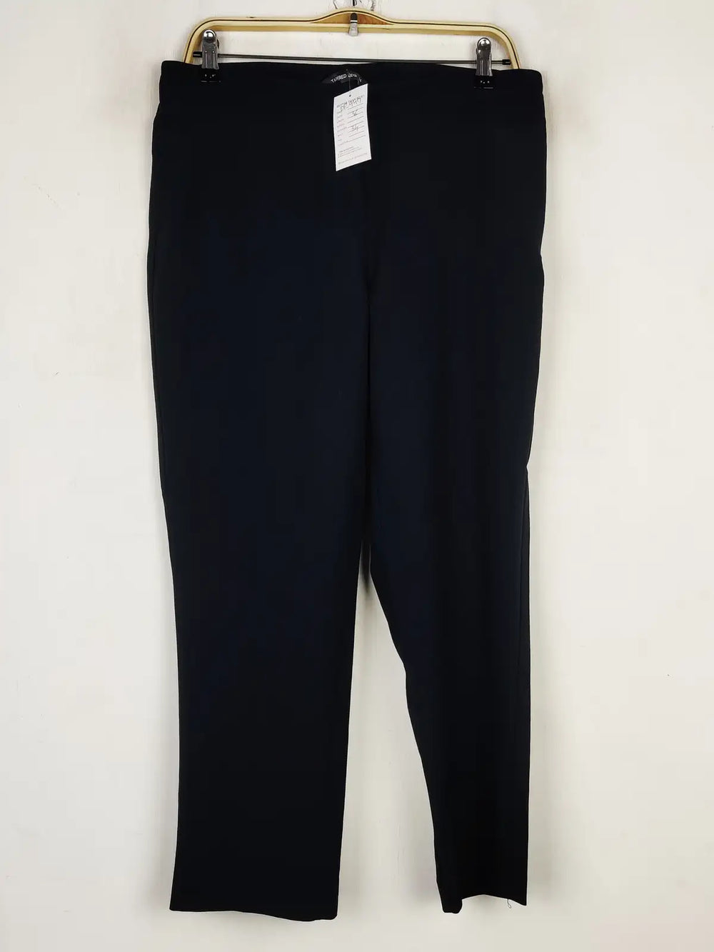 Buy online pre-used pre-loved 100% authentic & Original branded Tapered (DP-947) available in Pakistan. Top international brands avilable.
