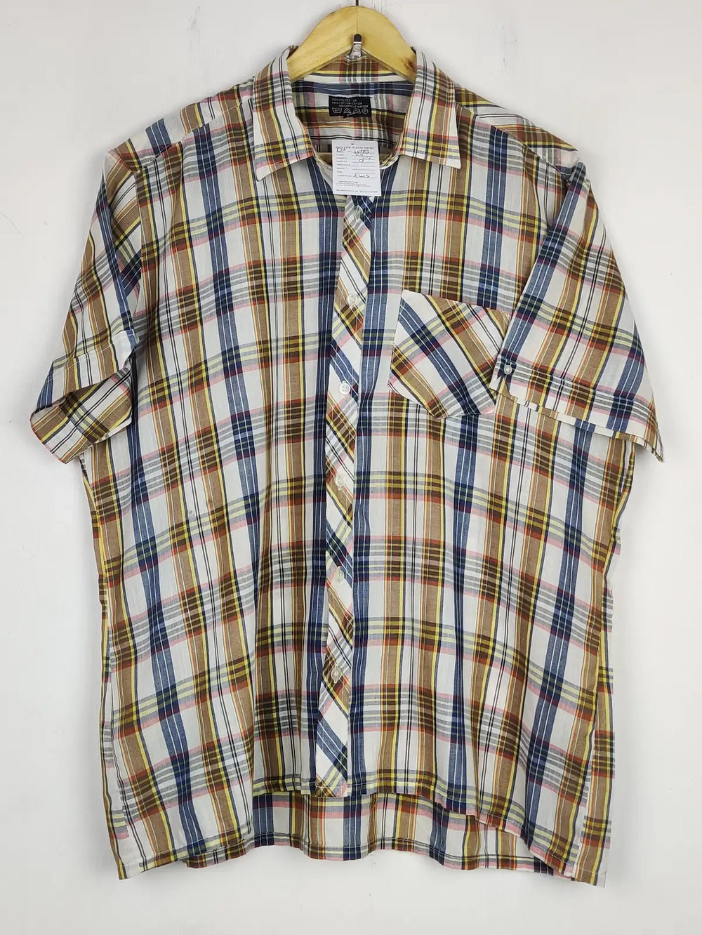 Buy online pre-used pre-loved 100% authentic & Original branded Unknown Brand (DS-1075) available in Pakistan. Top international brands avilable.