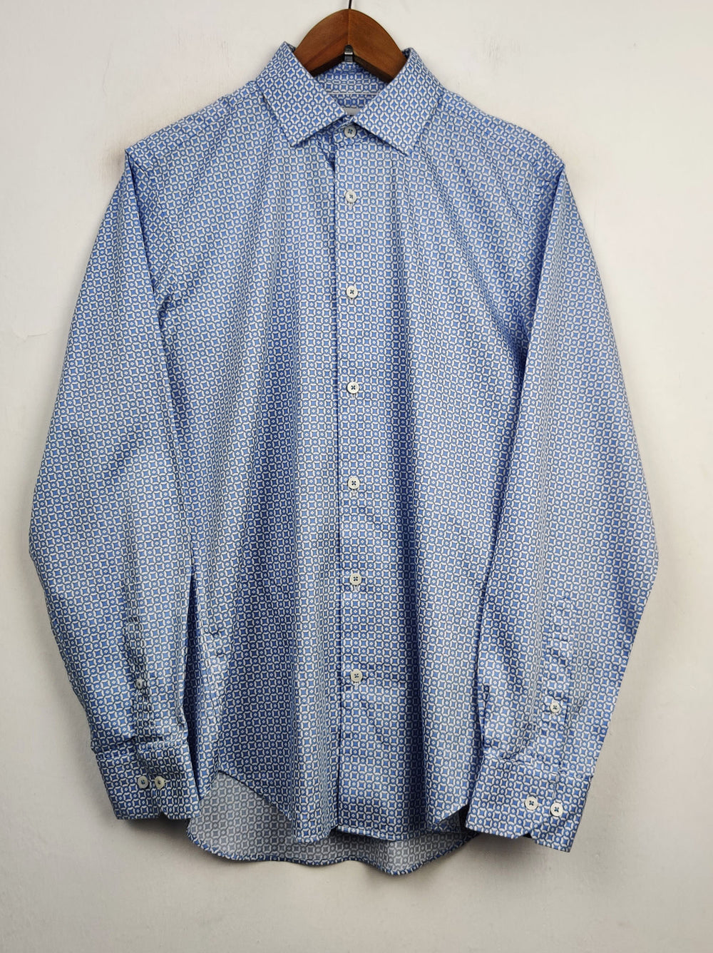 Buy online pre-used pre-loved 100% authentic & Original branded T.M. Lewin (DS-515) available in Pakistan. Top international brands avilable.