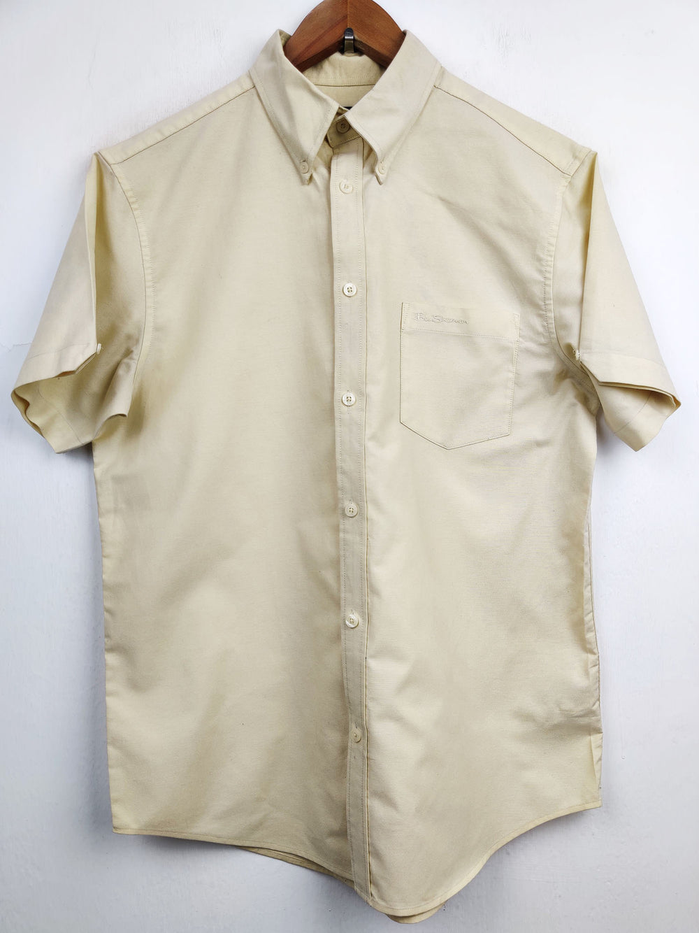 Buy online pre-used pre-loved 100% authentic & Original branded Ben Sherman (DS-552) available in Pakistan. Top international brands avilable.