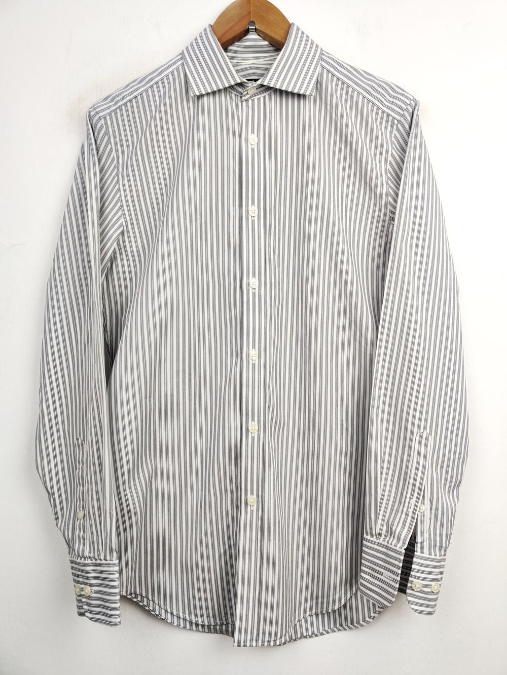 Buy online pre-used pre-loved 100% authentic & Original branded Jasper Conran (DS-644) available in Pakistan. Top international brands avilable.